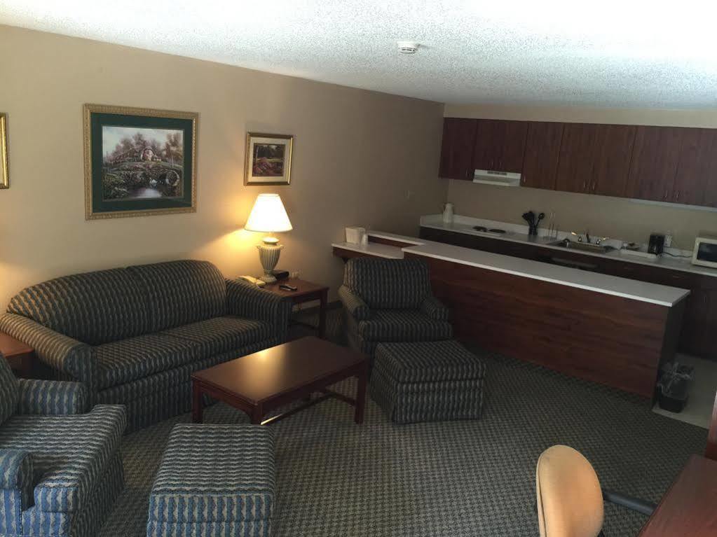 Mayfair Inn Williamston Eksteriør bilde
